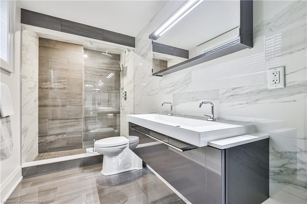283 Jennings Crescent, Oakville, ON - Indoor Photo Showing Bathroom