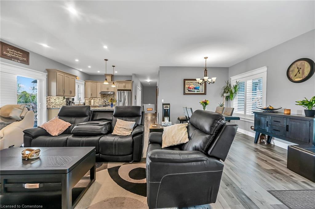236 #55 Haldimand Road, Nanticoke, ON - Indoor Photo Showing Living Room