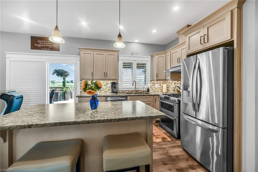 236 #55 Haldimand Road, Nanticoke, ON - Indoor Photo Showing Kitchen With Upgraded Kitchen