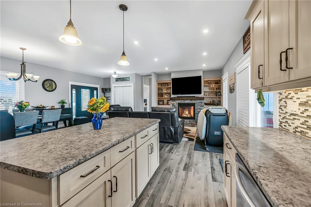 236 #55 Haldimand Road, Nanticoke, ON - Indoor Photo Showing Kitchen With Upgraded Kitchen