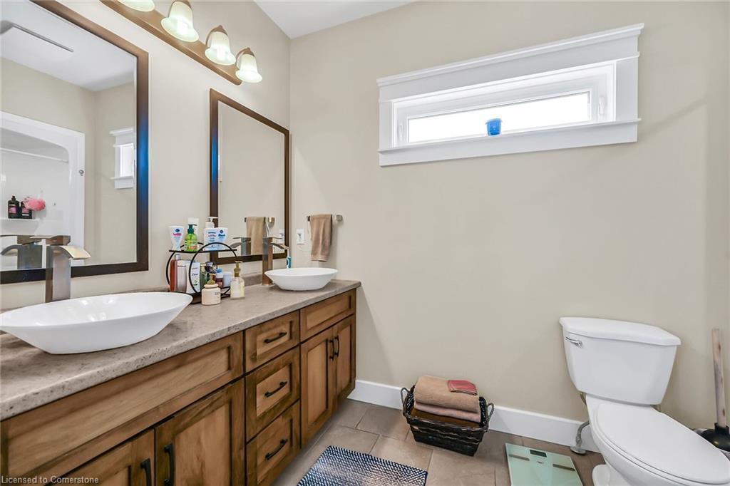 236 #55 Haldimand Road, Nanticoke, ON - Indoor Photo Showing Bathroom