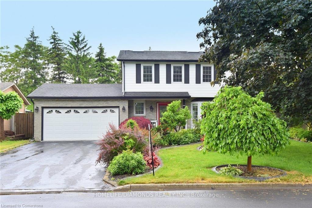 95 Birchpark Drive N, Grimsby, ON - Outdoor With Facade