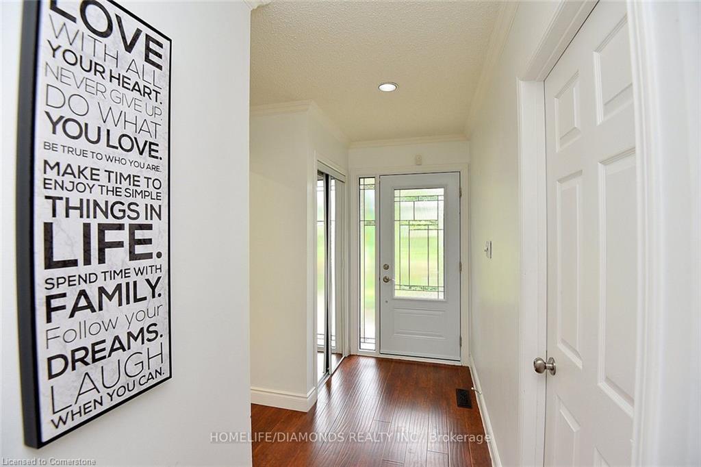 95 Birchpark Drive N, Grimsby, ON - Indoor Photo Showing Other Room