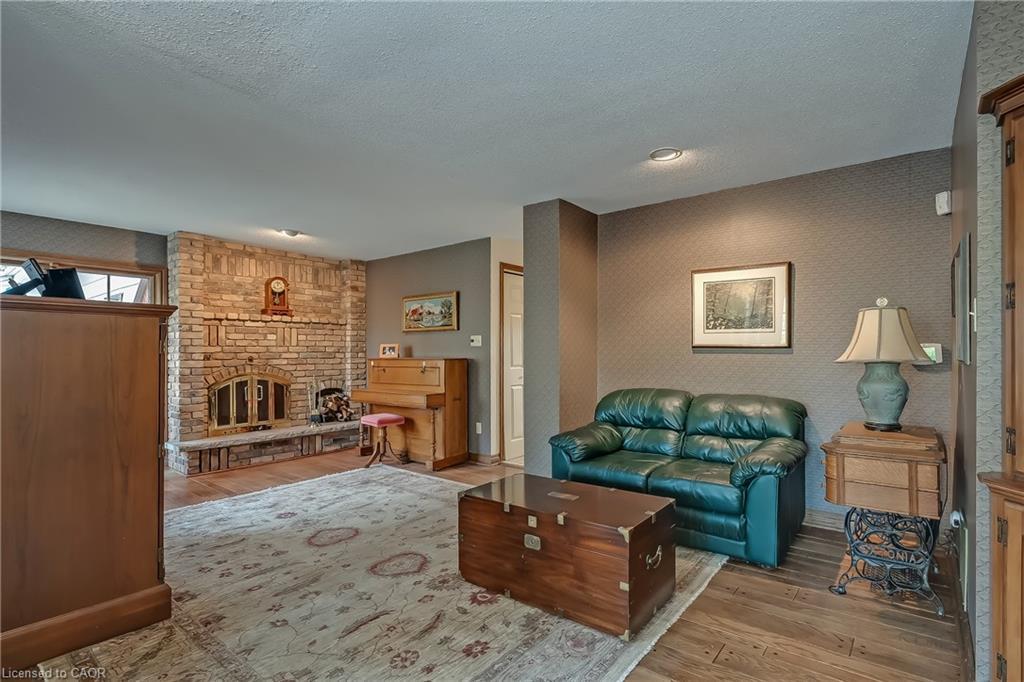 1296 Cumnock Crescent, Oakville, ON - Indoor Photo Showing Other Room With Fireplace