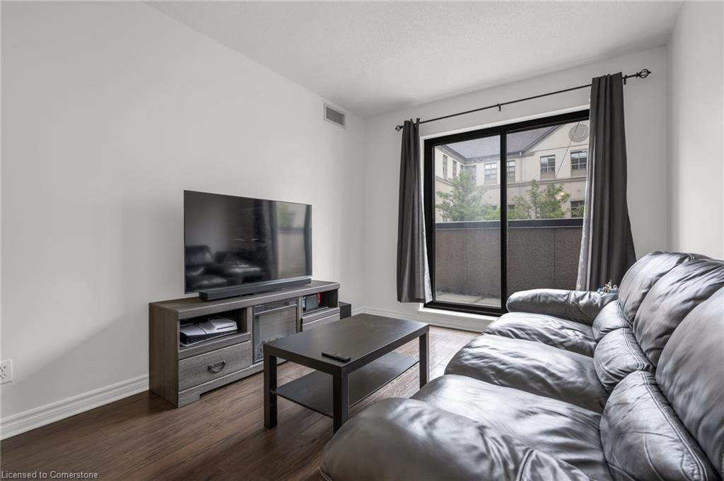 209-47 Caroline Street N, Hamilton, ON - Indoor Photo Showing Living Room