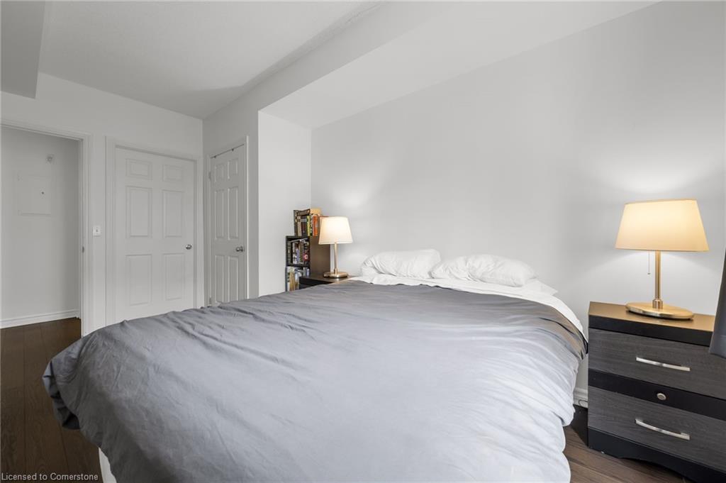 209-47 Caroline Street N, Hamilton, ON - Indoor Photo Showing Bedroom