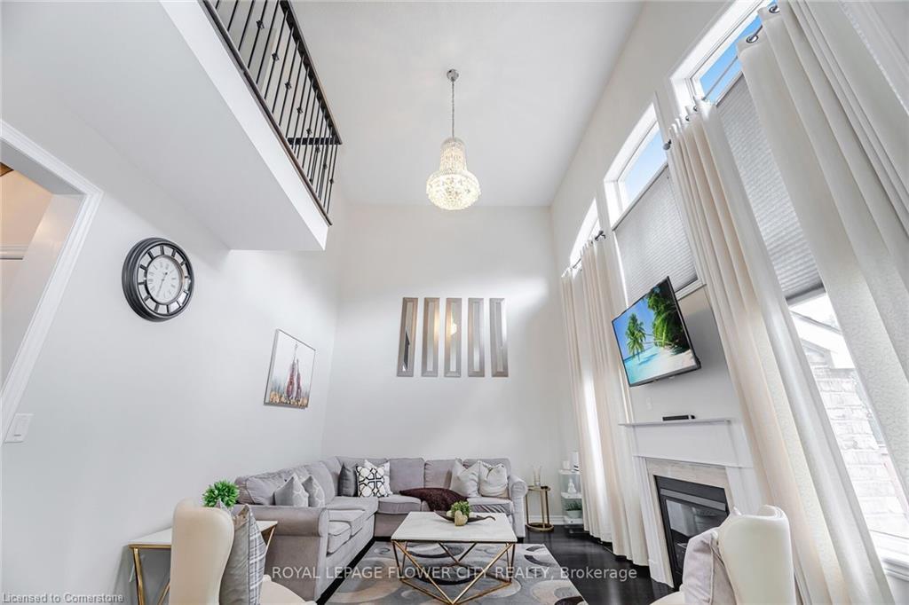 457 Dougall Avenue, Caledon, ON - Indoor Photo Showing Other Room