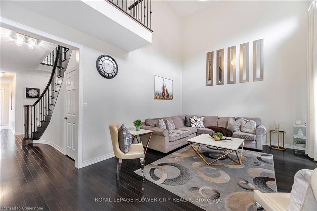 457 Dougall Avenue, Caledon, ON - Indoor