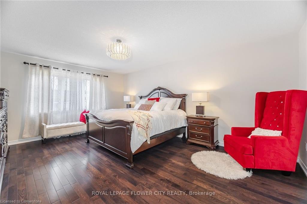 457 Dougall Avenue, Caledon, ON - Indoor Photo Showing Bedroom