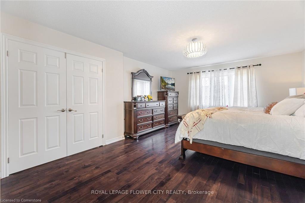 457 Dougall Avenue, Caledon, ON - Indoor Photo Showing Bedroom