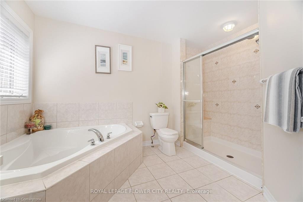 457 Dougall Avenue, Caledon, ON - Indoor Photo Showing Bathroom