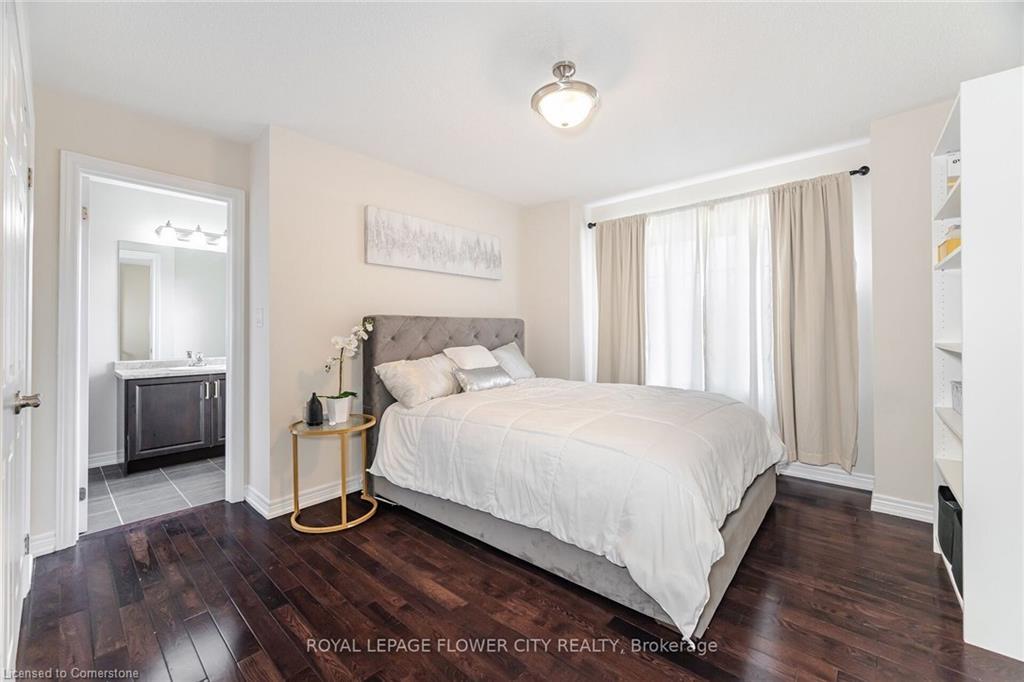 457 Dougall Avenue, Caledon, ON - Indoor Photo Showing Bedroom