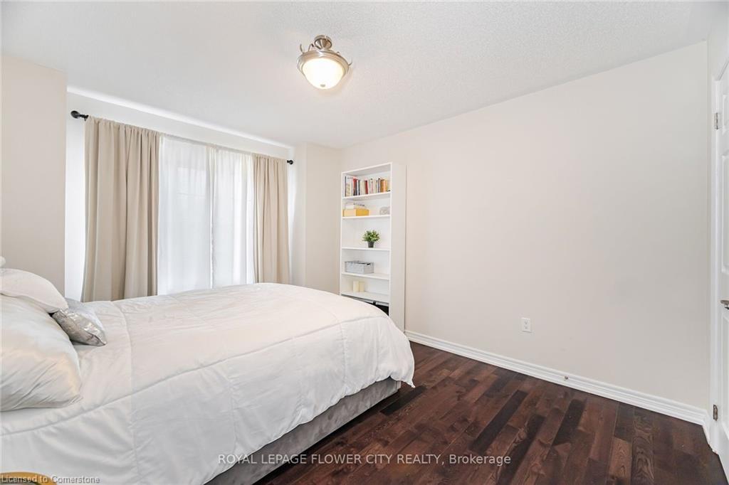 457 Dougall Avenue, Caledon, ON - Indoor Photo Showing Bedroom