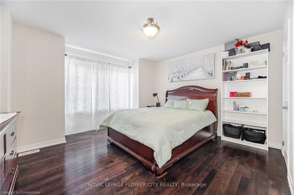 457 Dougall Avenue, Caledon, ON - Indoor Photo Showing Bedroom