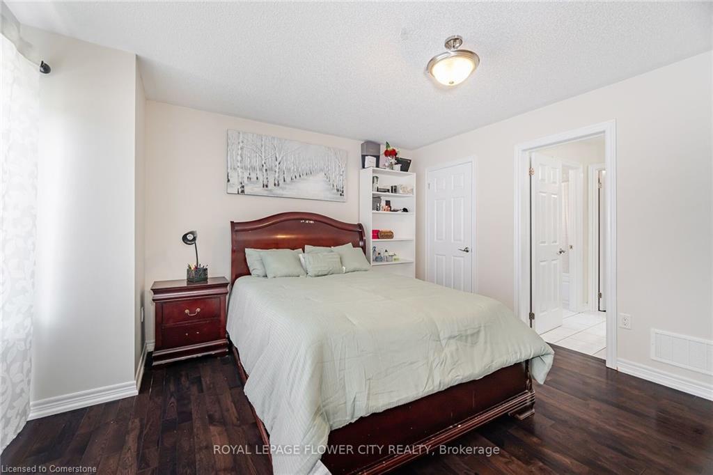 457 Dougall Avenue, Caledon, ON - Indoor Photo Showing Bedroom