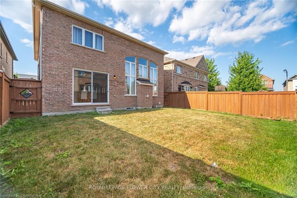 457 Dougall Avenue, Caledon, ON - Outdoor