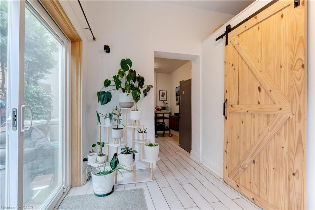 132 Ferguson Avenue N, Hamilton, ON - Indoor Photo Showing Other Room