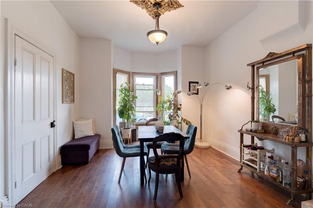 132 Ferguson Avenue N, Hamilton, ON - Indoor Photo Showing Dining Room