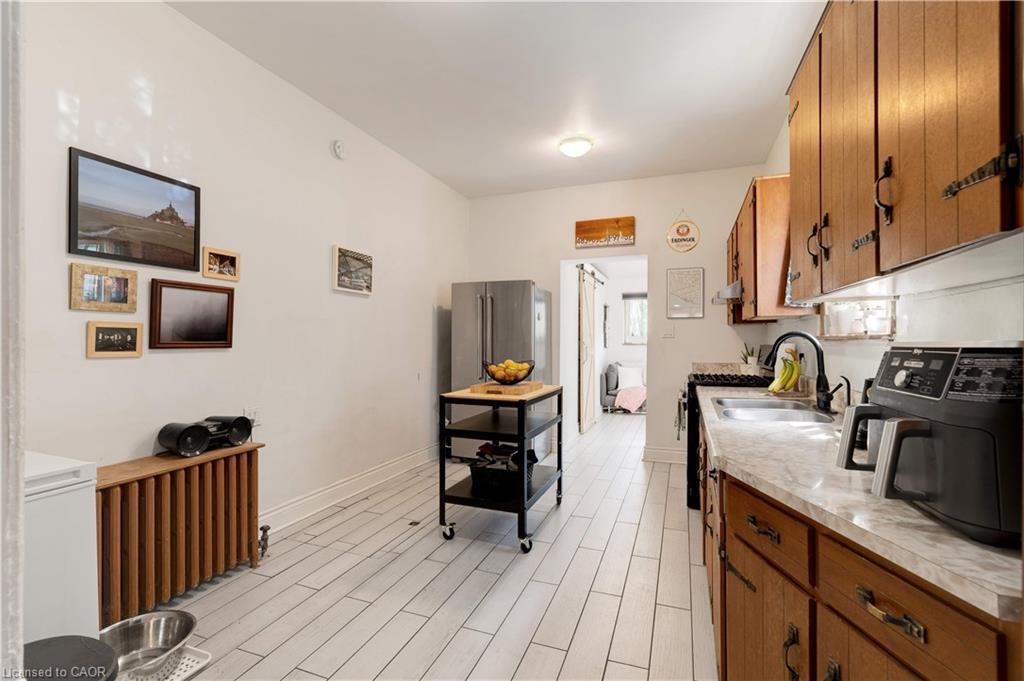 132 Ferguson Avenue N, Hamilton, ON - Indoor Photo Showing Other Room