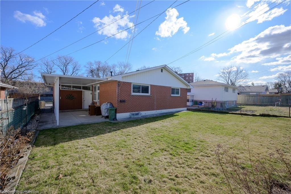 B-249 Montmorency Drive, Hamilton, ON - Outdoor