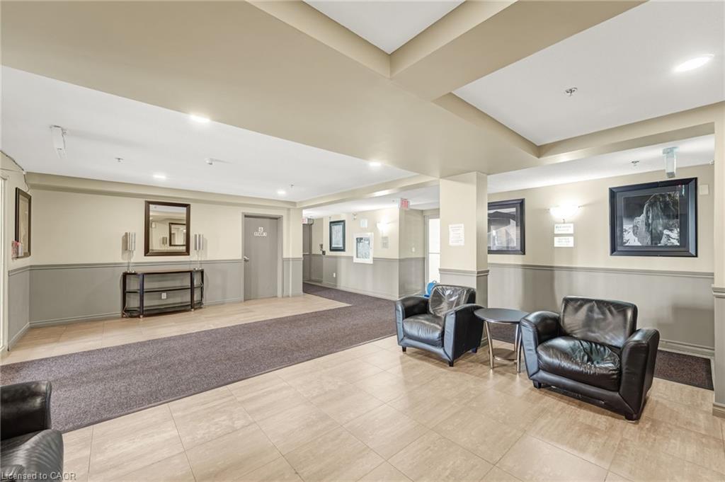 203-5225 Finch Avenue E, Toronto, ON - Indoor Photo Showing Other Room