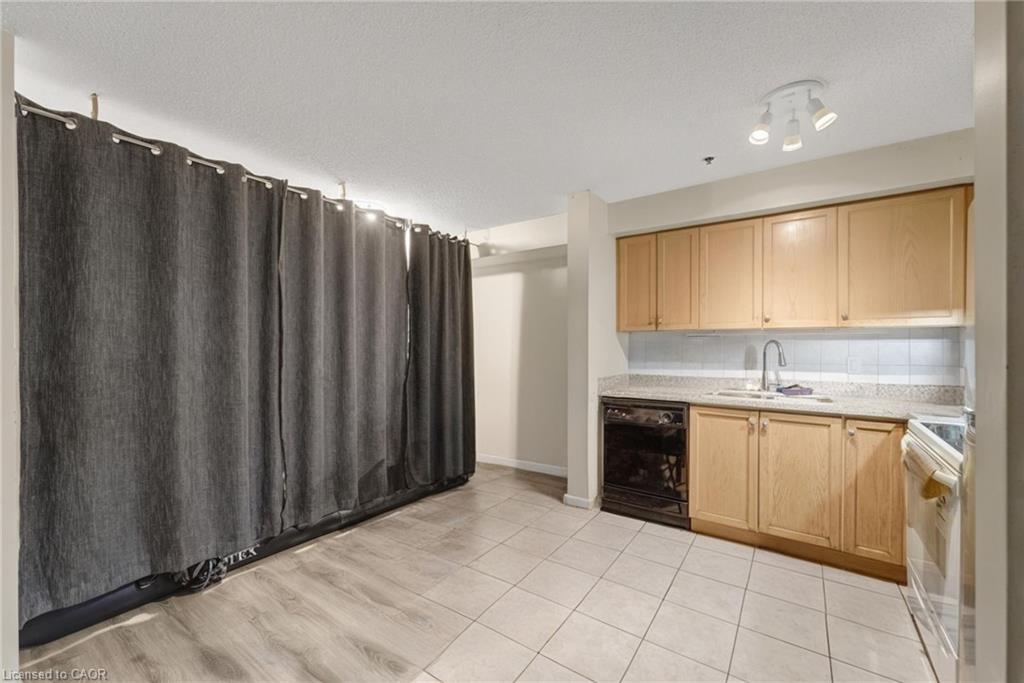 203-5225 Finch Avenue E, Toronto, ON - Indoor Photo Showing Other Room