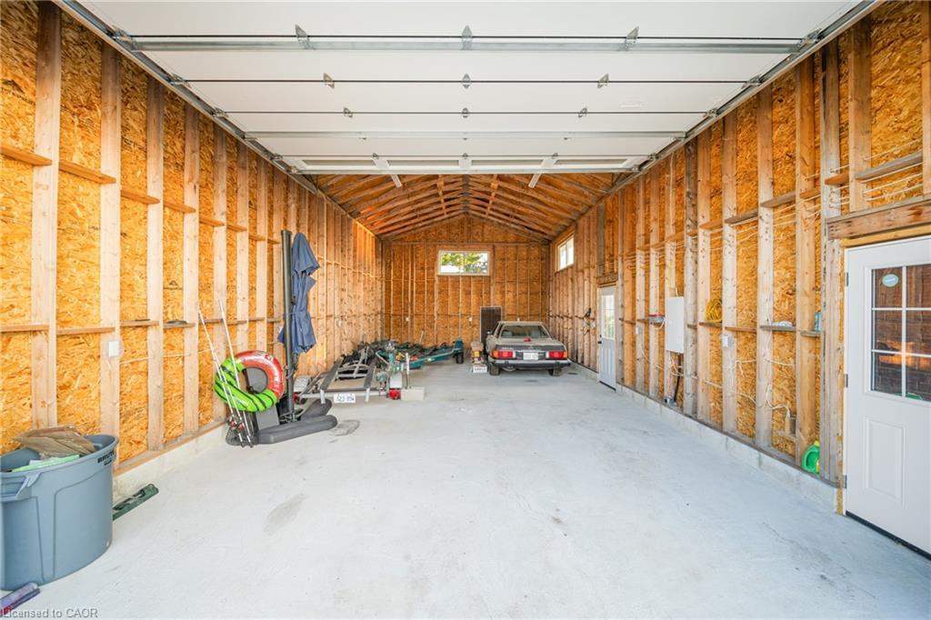 11 Fifth Street, Kawartha Lakes, ON - Indoor Photo Showing Garage
