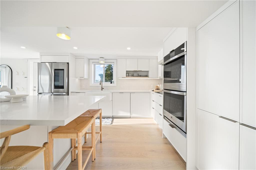 11 Fifth Street, Kawartha Lakes, ON - Indoor Photo Showing Kitchen With Upgraded Kitchen