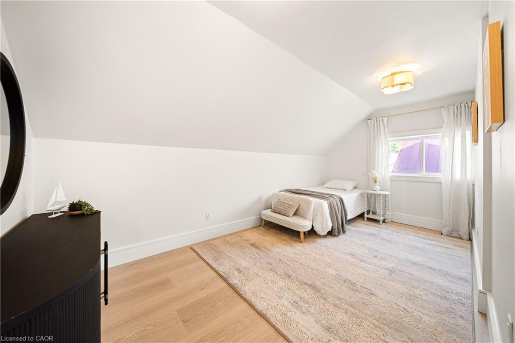11 Fifth Street, Kawartha Lakes, ON - Indoor Photo Showing Bedroom