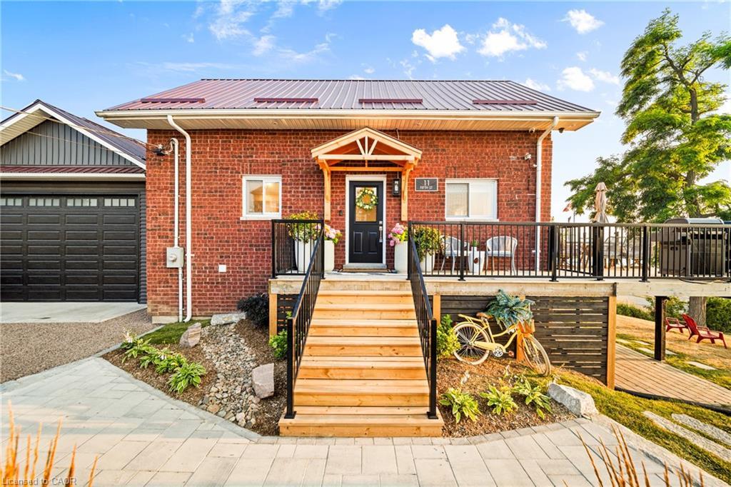 11 Fifth Street, Kawartha Lakes, ON - Outdoor