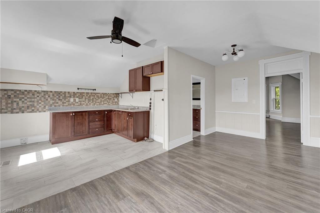 783 Highway 6 N, Hamilton, ON - Indoor Photo Showing Kitchen