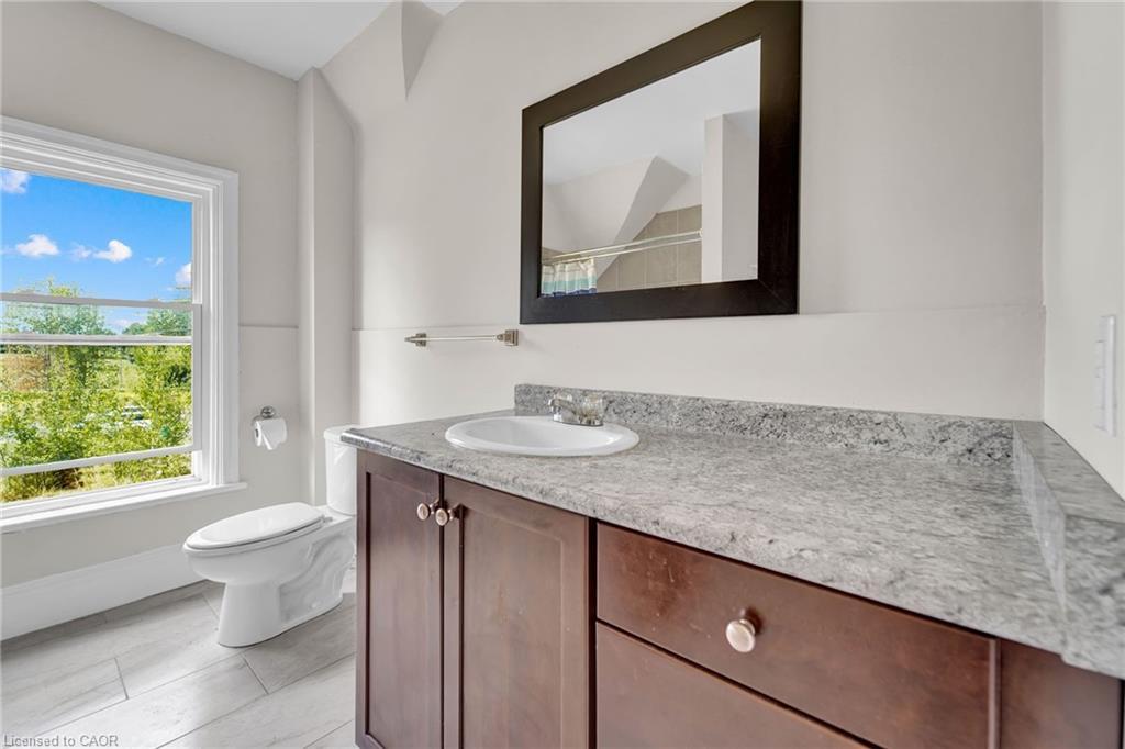 783 Highway 6 N, Hamilton, ON - Indoor Photo Showing Bathroom