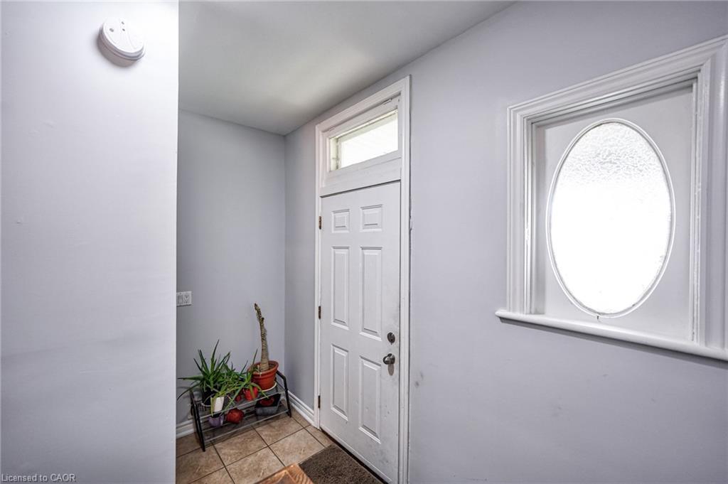 108 Victoria Avenue N, Hamilton, ON - Indoor Photo Showing Other Room