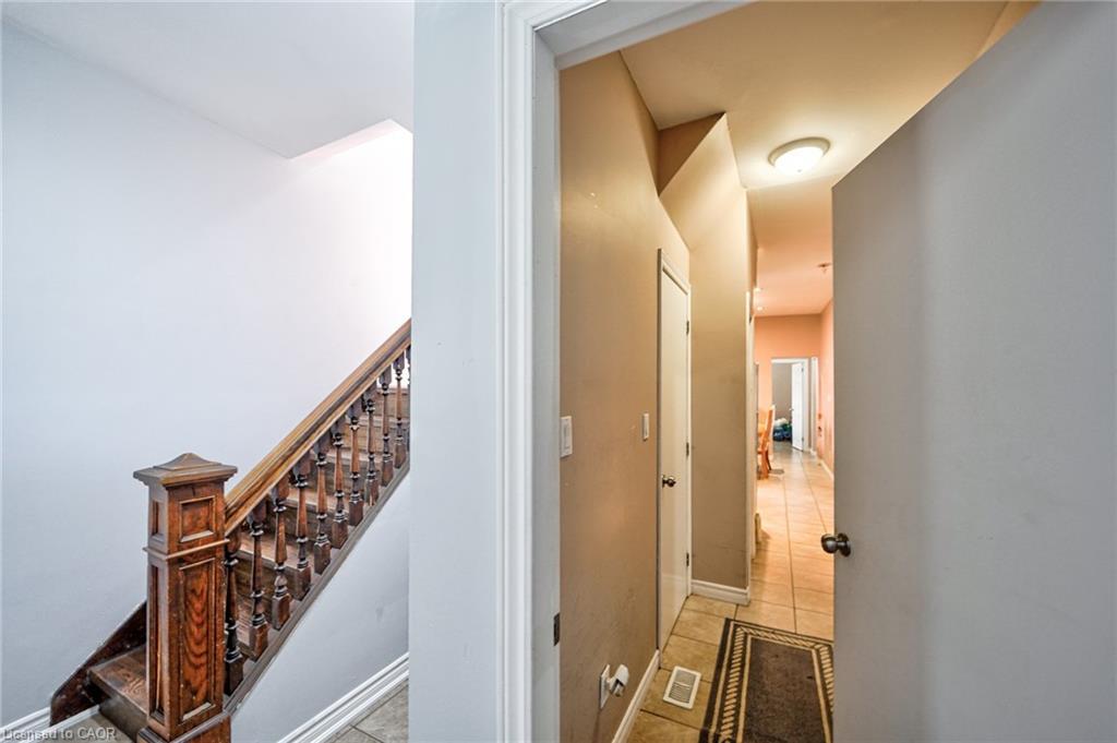 108 Victoria Avenue N, Hamilton, ON - Indoor Photo Showing Other Room