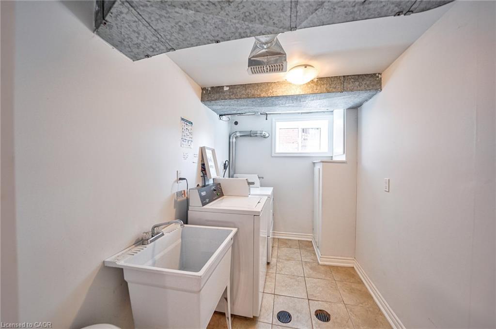 108 Victoria Avenue N, Hamilton, ON - Indoor Photo Showing Laundry Room