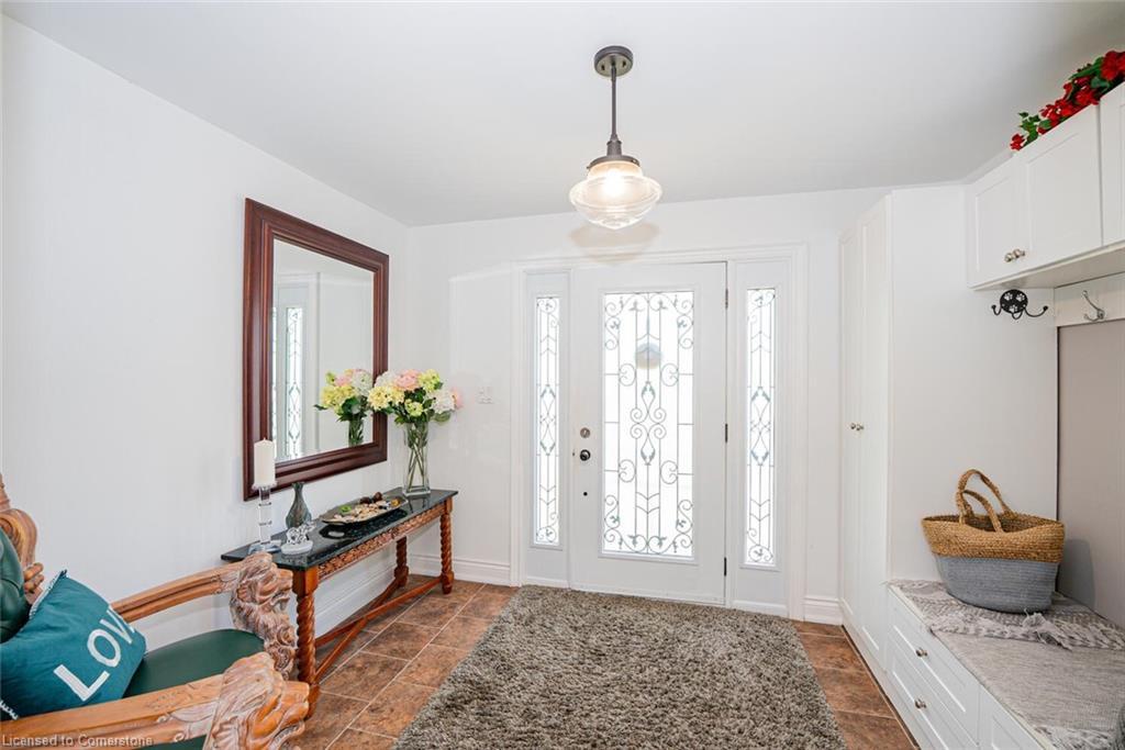 1127 Shore Acres Drive, Innisfil, ON - Indoor Photo Showing Other Room