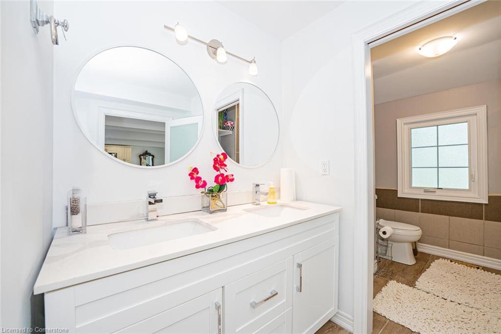 1127 Shore Acres Drive, Innisfil, ON - Indoor Photo Showing Bathroom