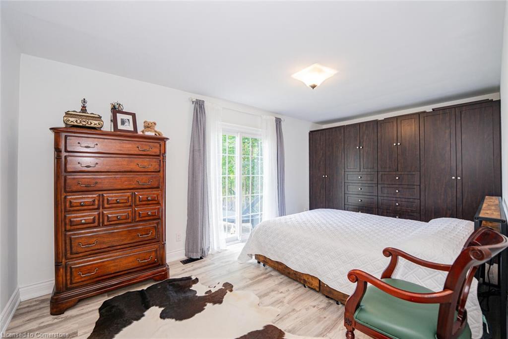 1127 Shore Acres Drive, Innisfil, ON - Indoor Photo Showing Bedroom