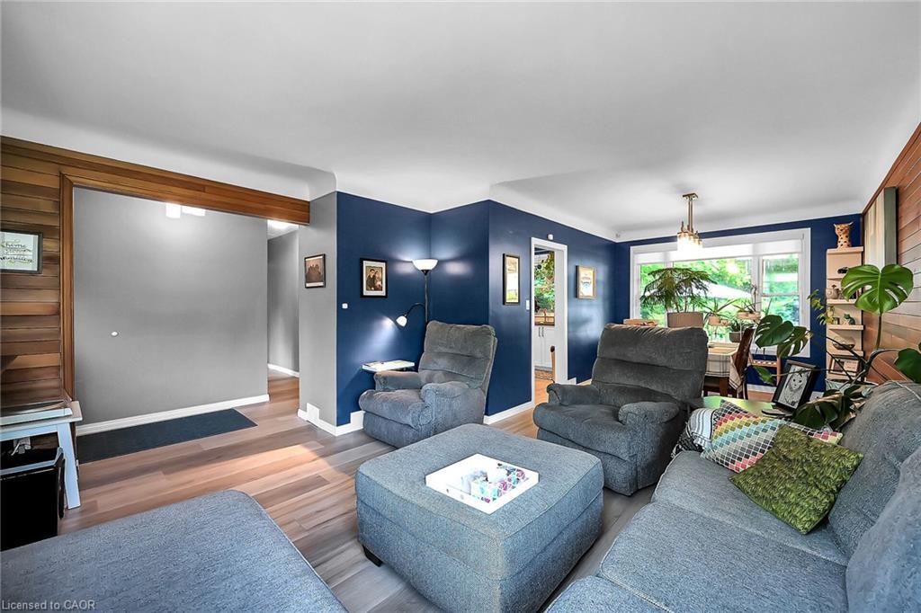 304 Glenholme Avenue, Hamilton, ON - Indoor Photo Showing Living Room