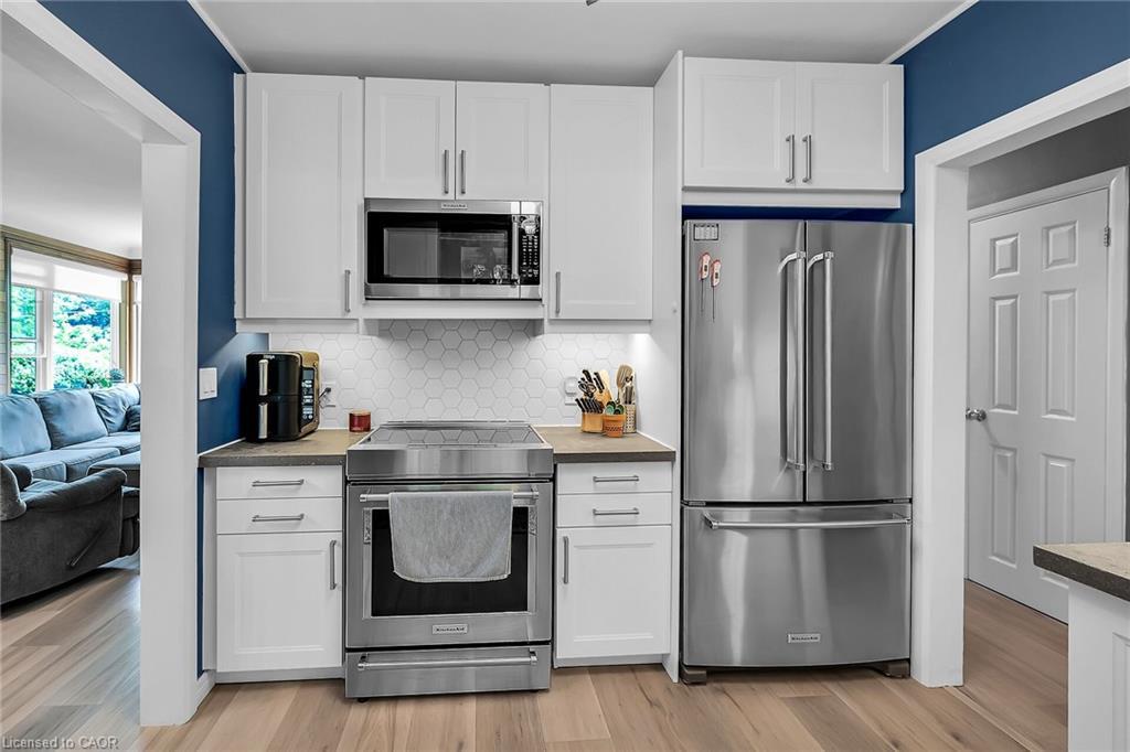 304 Glenholme Avenue, Hamilton, ON - Indoor Photo Showing Kitchen