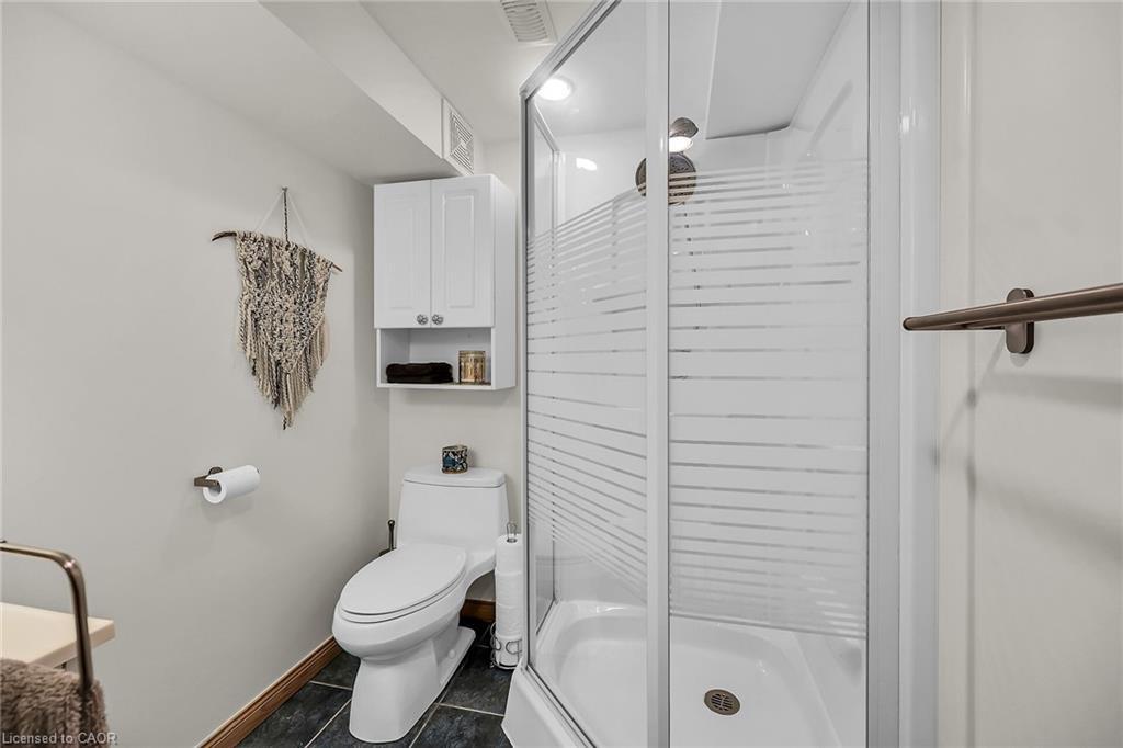 304 Glenholme Avenue, Hamilton, ON - Indoor Photo Showing Bathroom