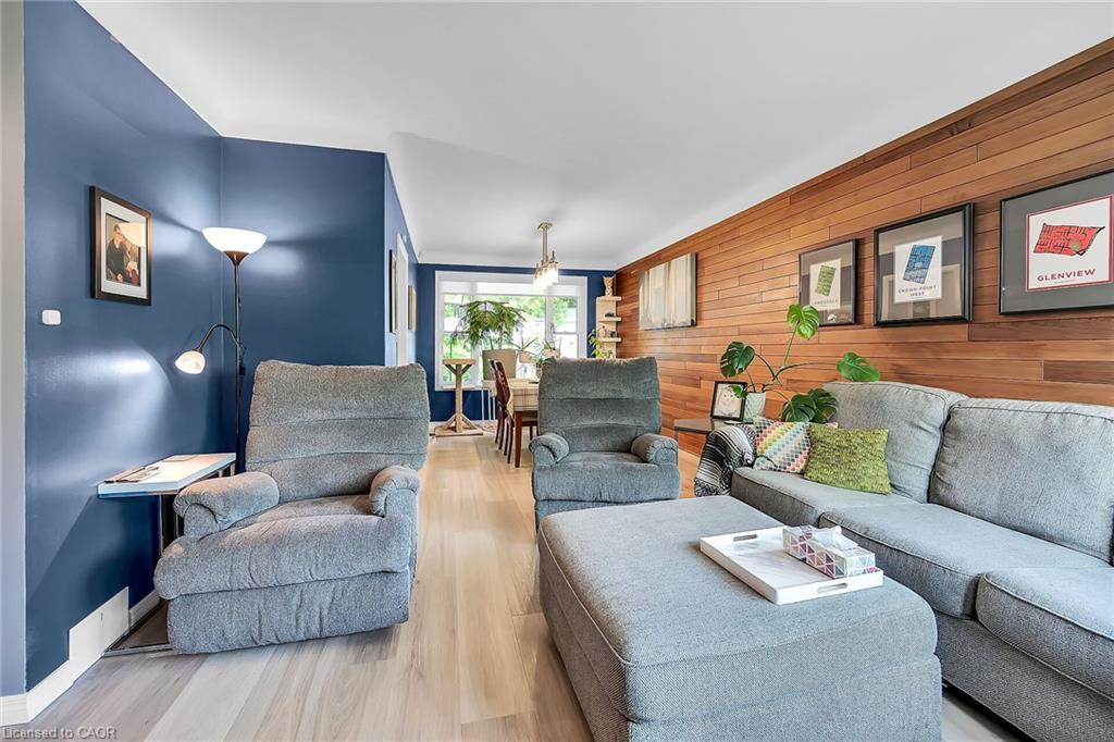 304 Glenholme Avenue, Hamilton, ON - Indoor Photo Showing Living Room