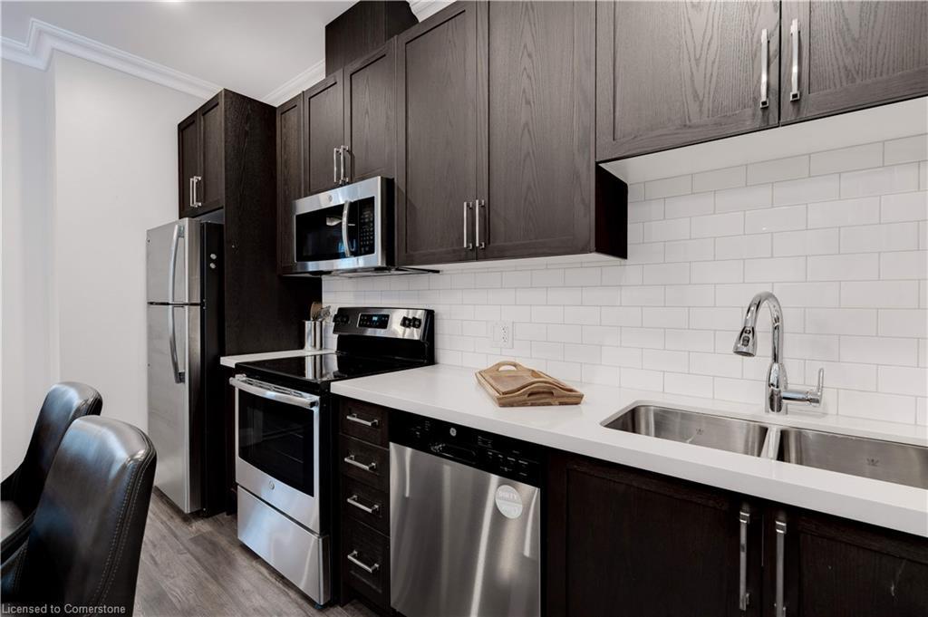 307-118 King Street E, Hamilton, ON - Indoor Photo Showing Kitchen With Double Sink With Upgraded Kitchen