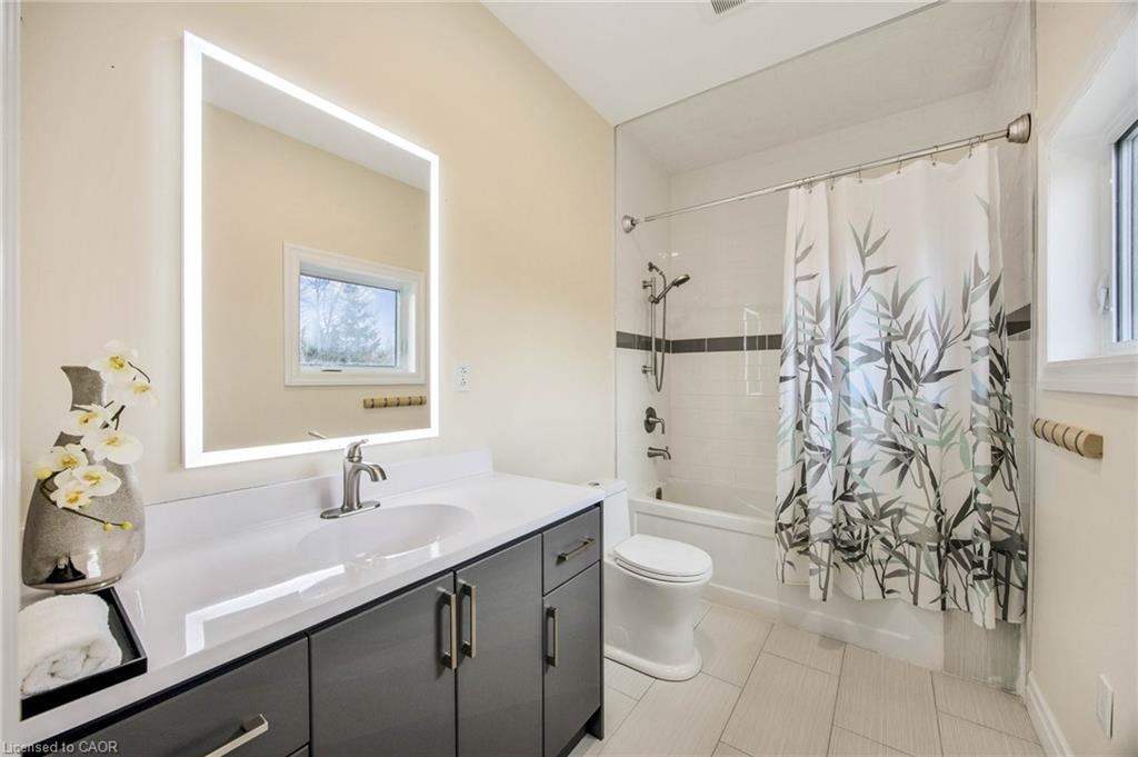 6 Dorothys Drive, Oro-Medonte, ON - Indoor Photo Showing Bathroom
