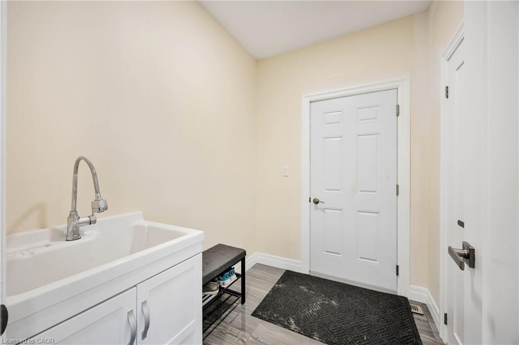 6 Dorothys Drive, Oro-Medonte, ON - Indoor