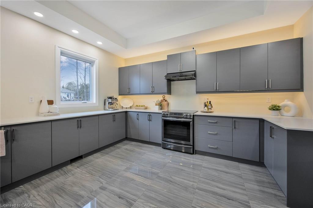 6 Dorothys Drive, Oro-Medonte, ON - Indoor Photo Showing Kitchen