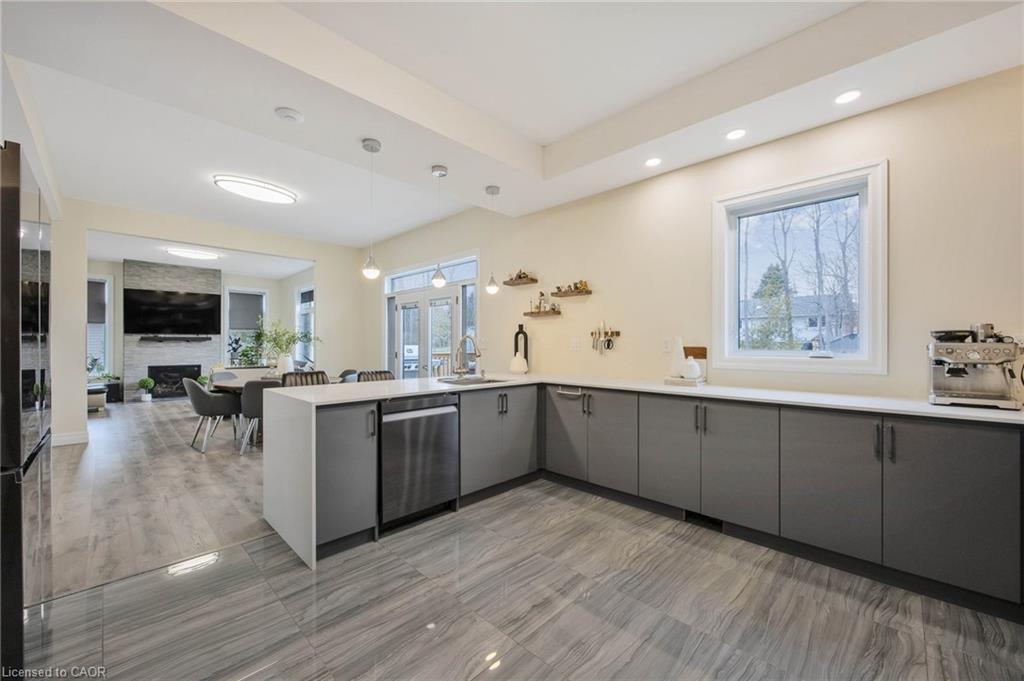 6 Dorothys Drive, Oro-Medonte, ON - Indoor Photo Showing Other Room