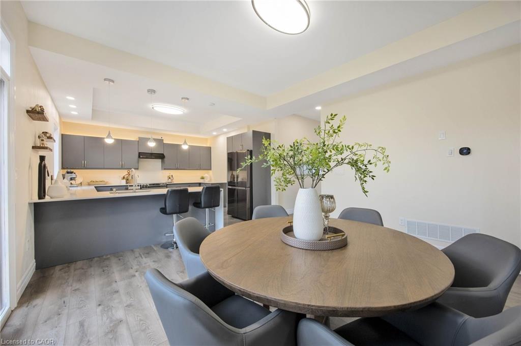 6 Dorothys Drive, Oro-Medonte, ON - Indoor Photo Showing Dining Room