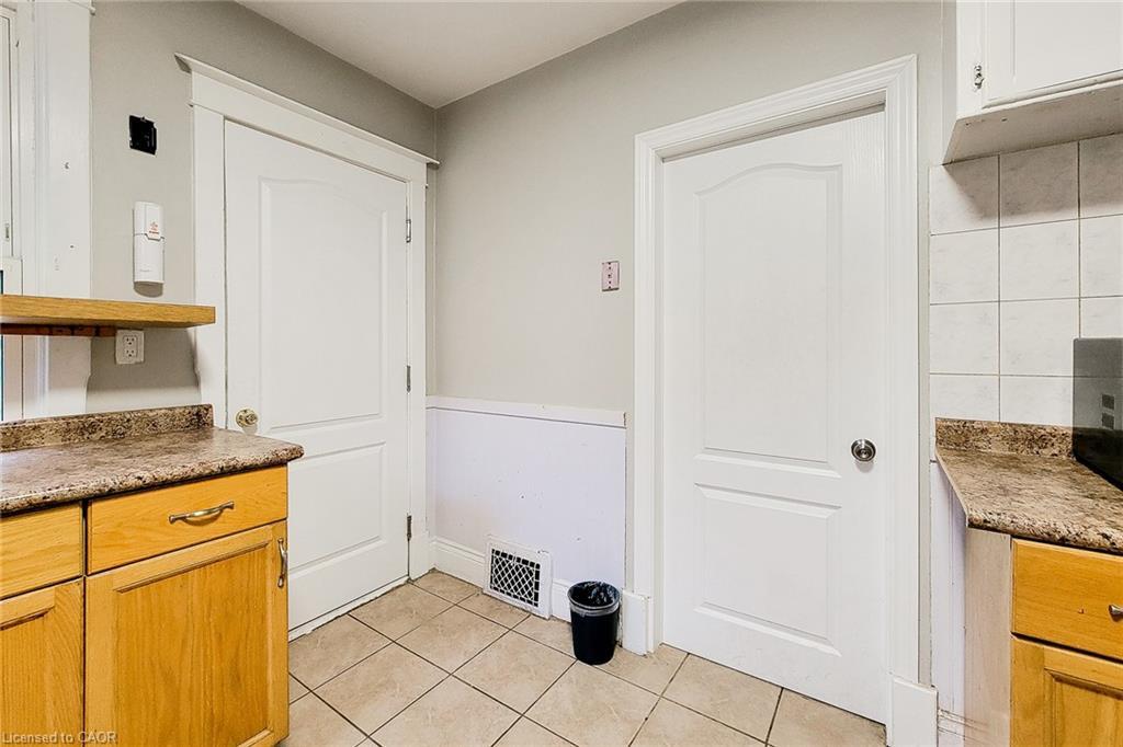 246 Bowman Street, Hamilton, ON - Indoor Photo Showing Kitchen