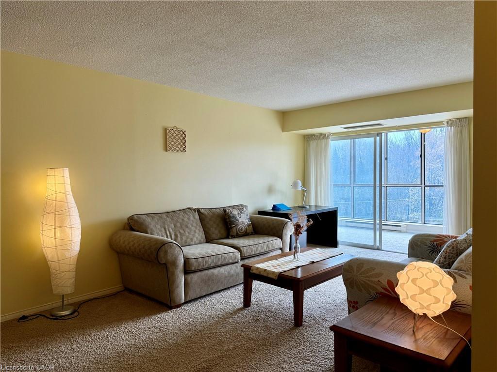 608-265 Westcourt Place, Waterloo, ON - Indoor Photo Showing Living Room